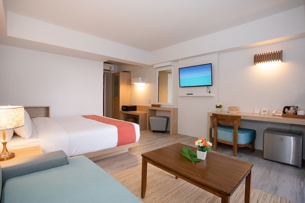 DELUXE, DOUBLE BED