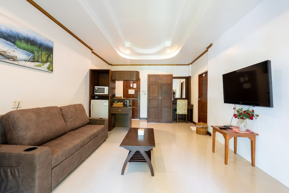 The Green Beach Resort 48/75