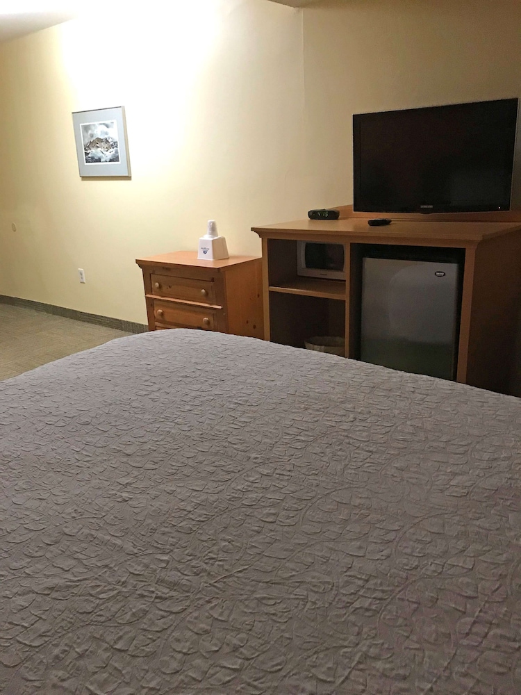 Americas Best Value Inn Suites Anchorage Airport 22/39