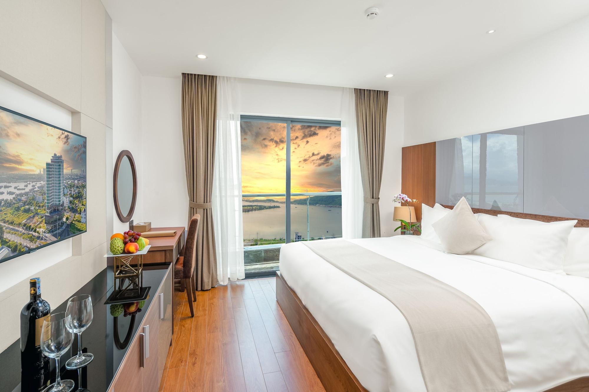 Deluxe, Double Bed, Bay View, Balcony