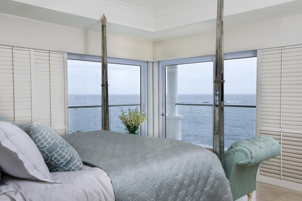 Suite, Sea Front