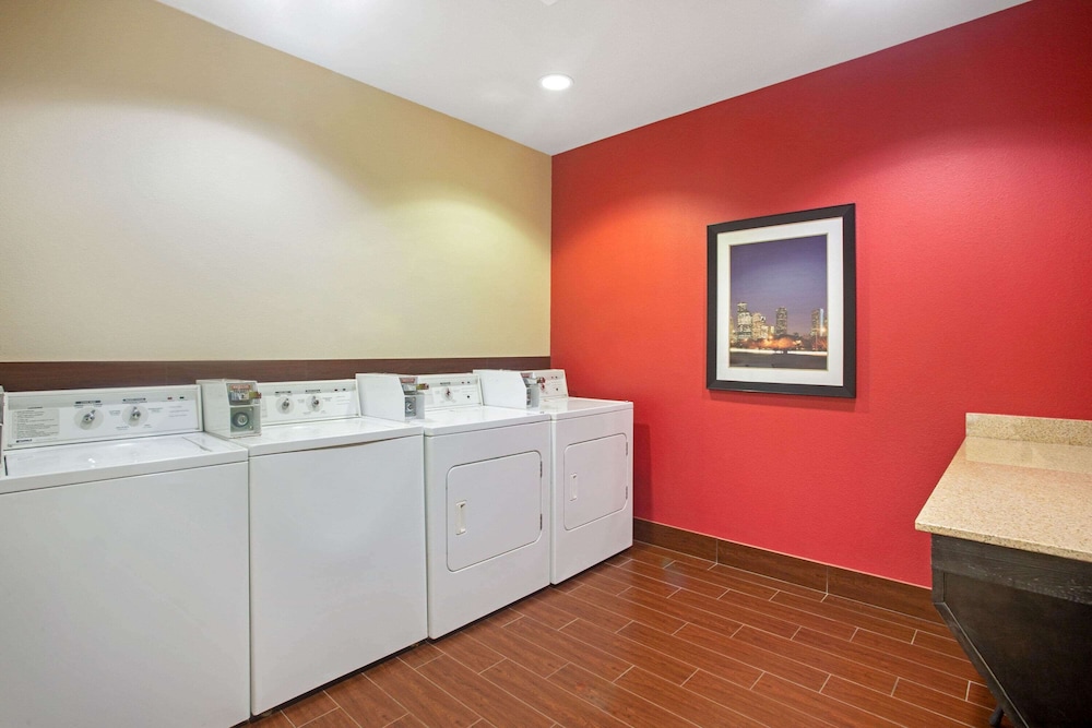 La Quinta Inn Suites Pearsall 24/56