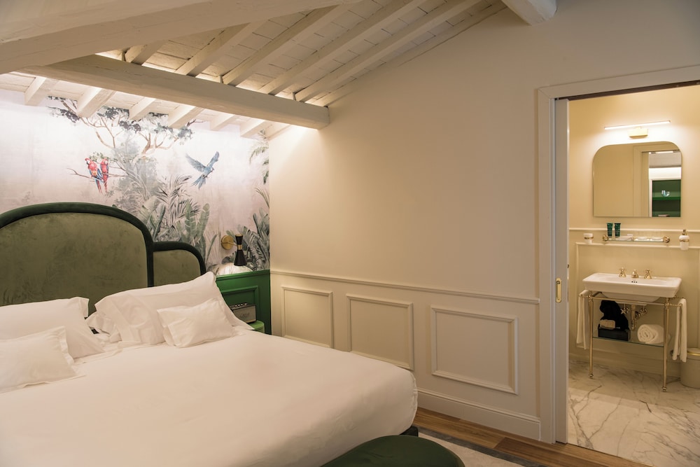 LOFT, SUITE