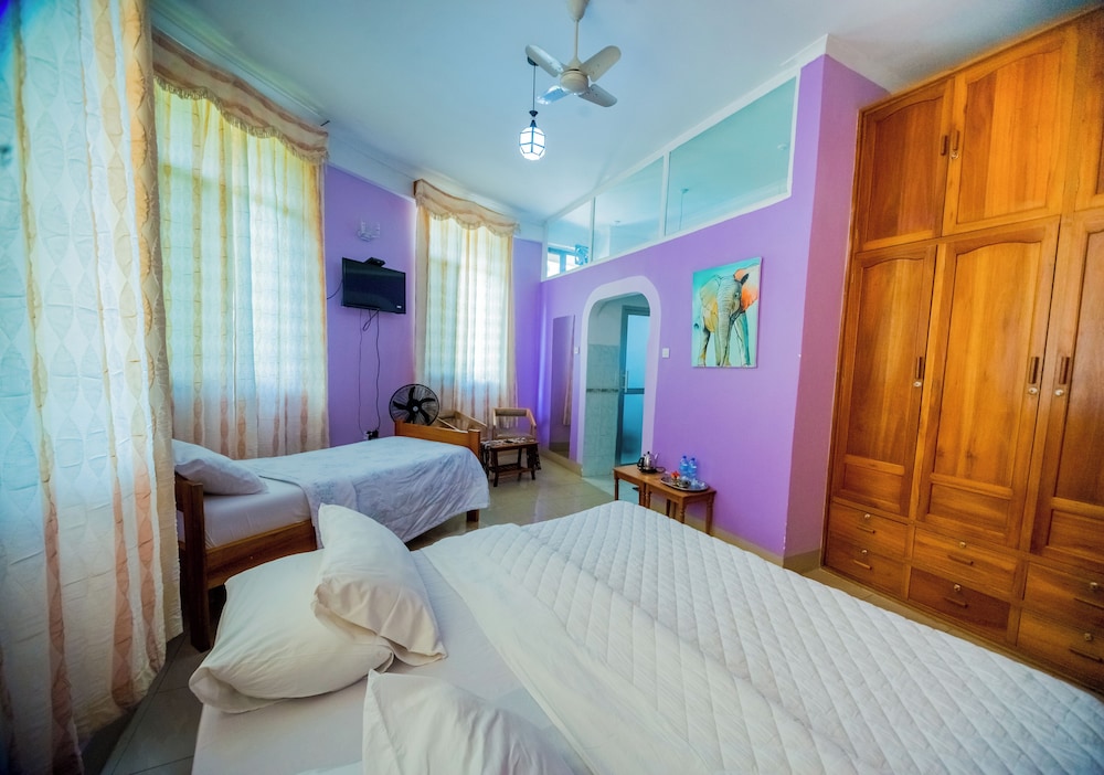 Mama Thea Homes - Hostel 12/45