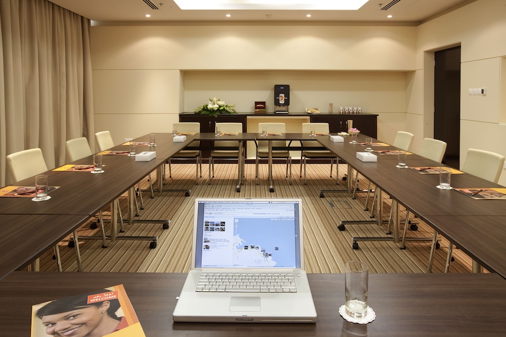 Ibis Muscat 37/48