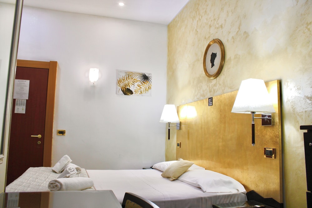 غرفة كلاسيكية بسرير مزدوج أو سريرين منفصلين، Hotel Fiorella 10/10