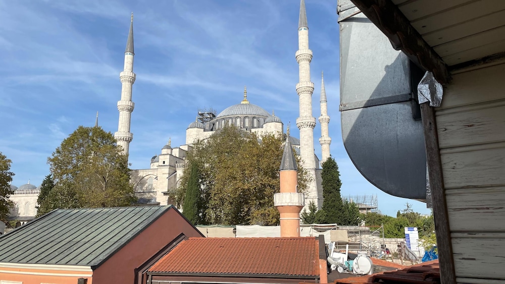 Sultan Corner Suites 28/49