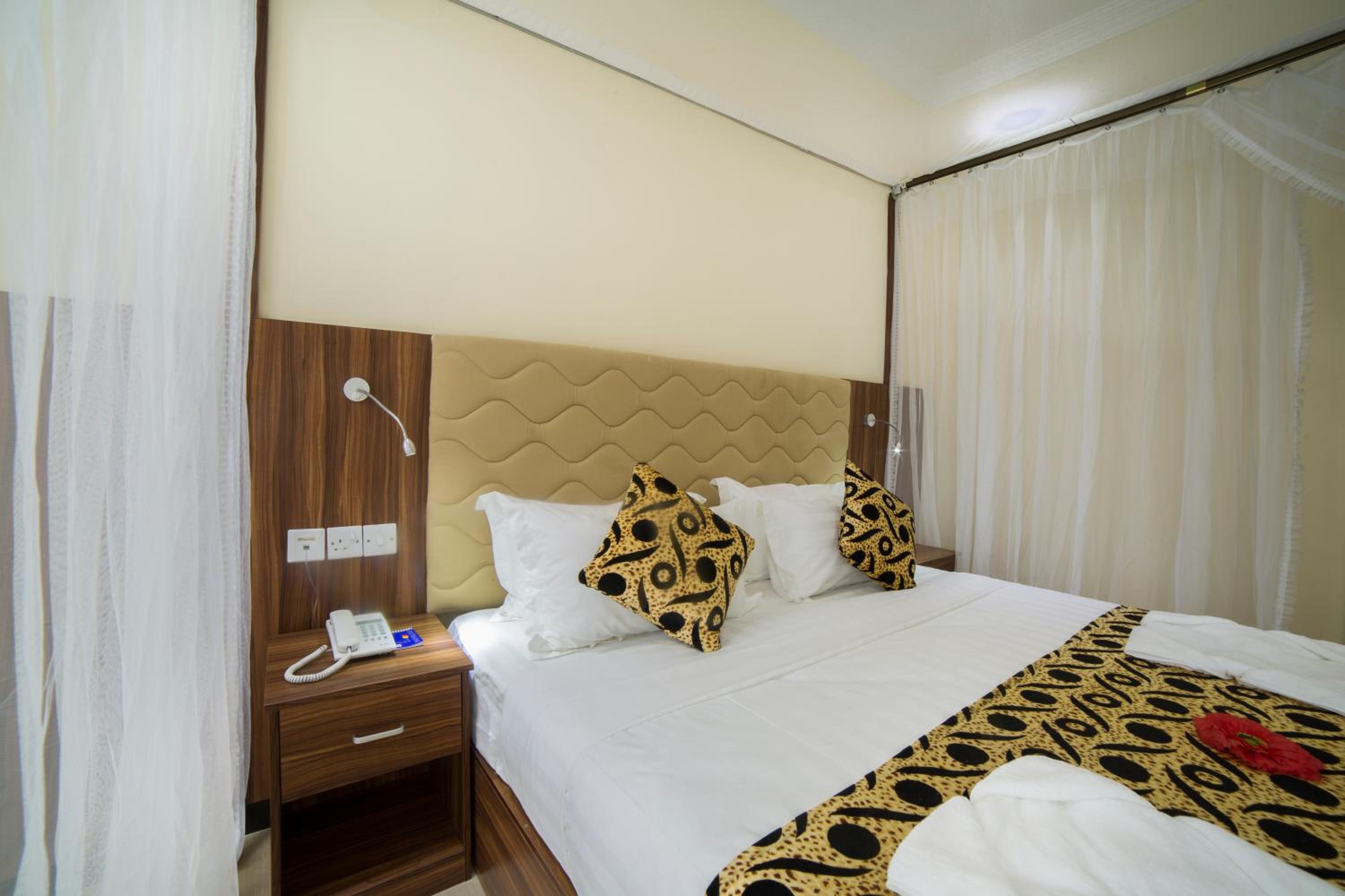 استوديو سوبيريور، Spice Palace Hotel 7/10