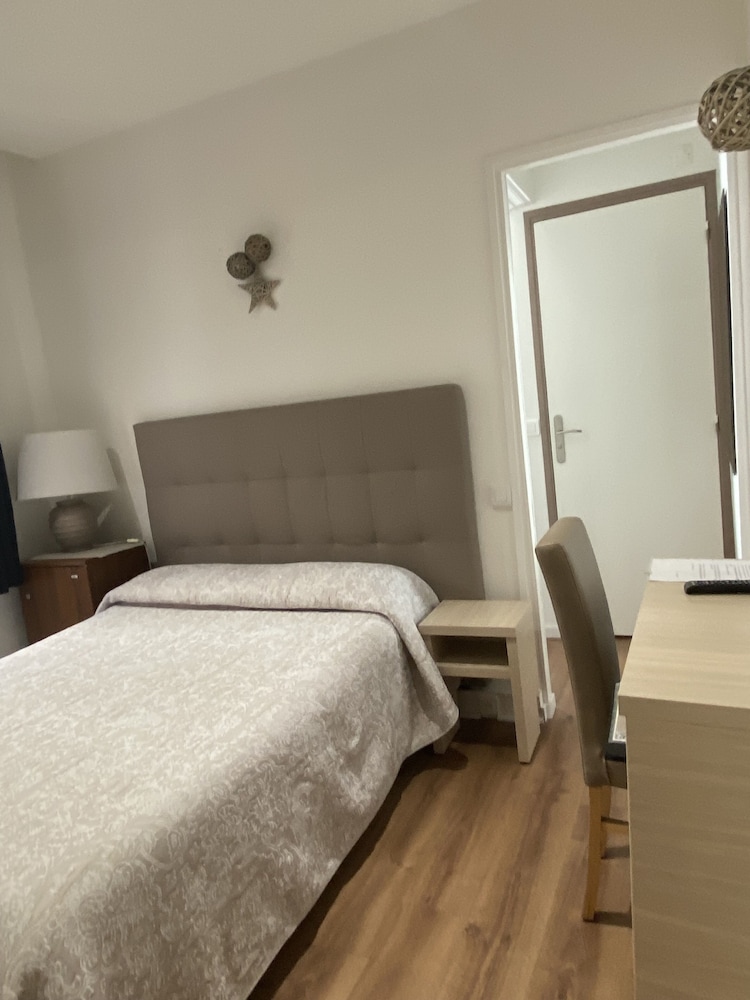Hotel Lutetia 7/40