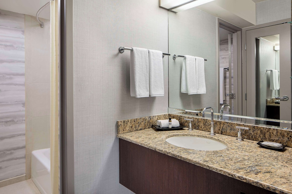 غرفة بسريرين كوين في طابق مرتفع، Hyatt Regency DFW International Airport 6/8