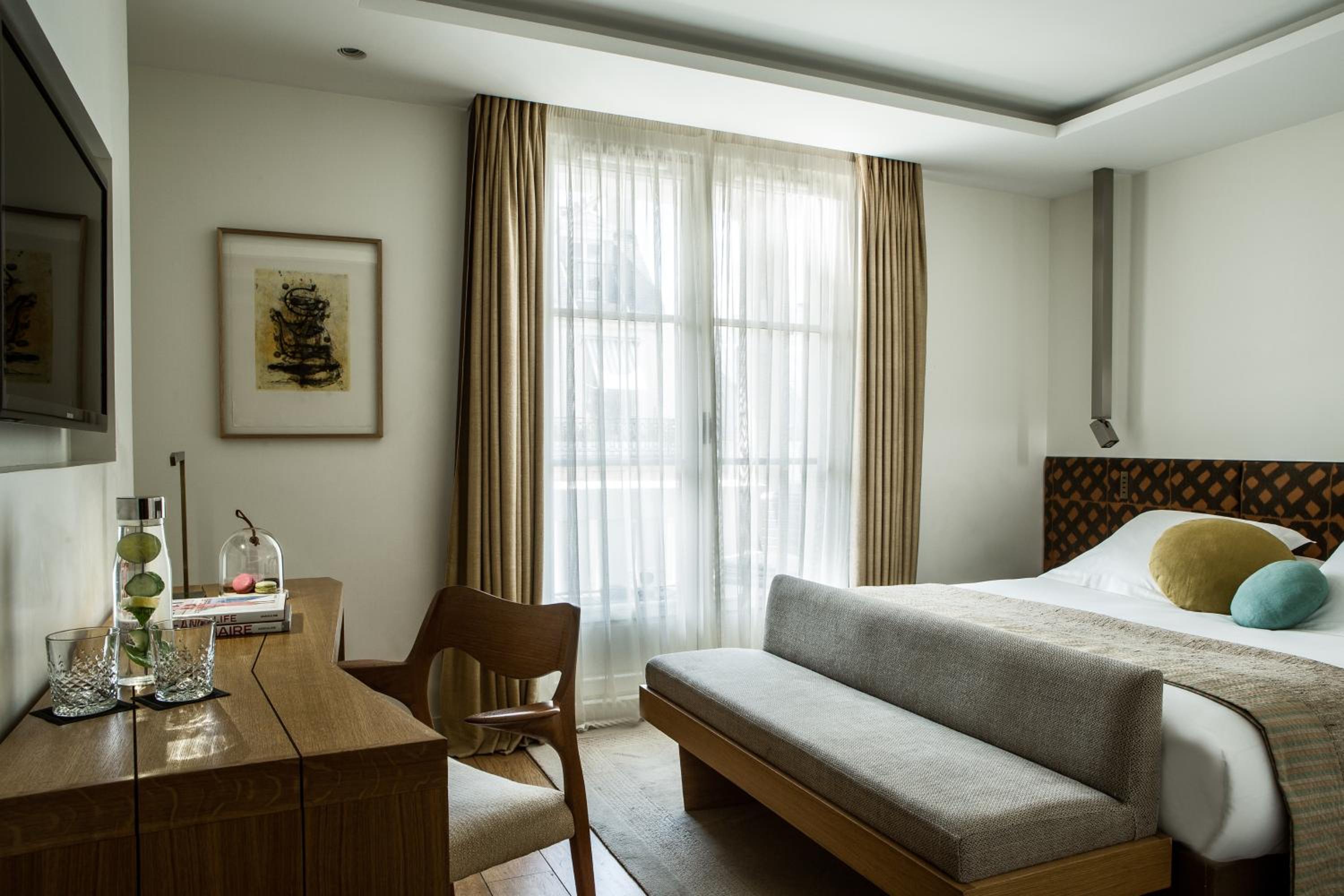Deluxe, Double Bed, Eiffel View