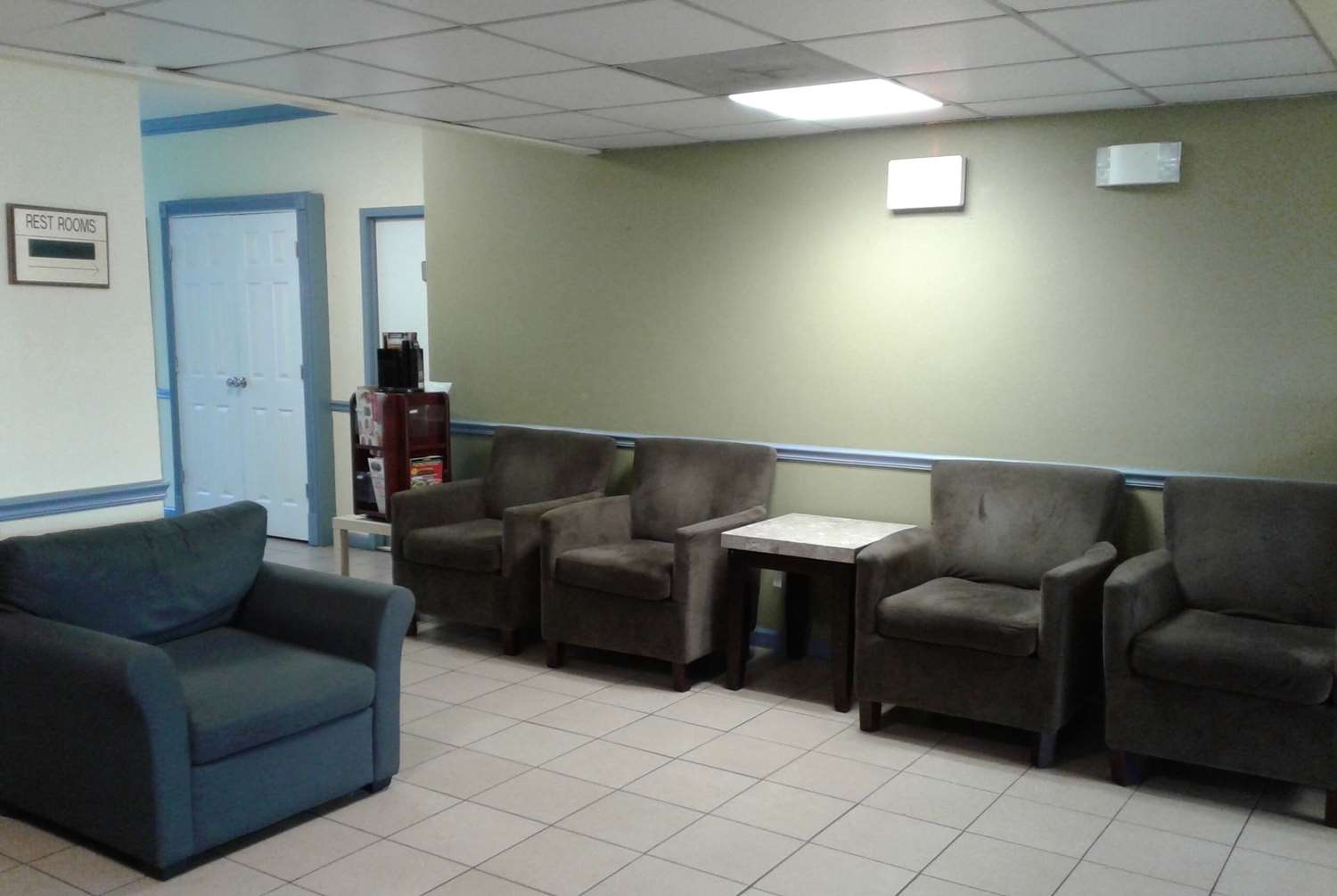 Days Inn By Wyndham Alexandria South 10/17