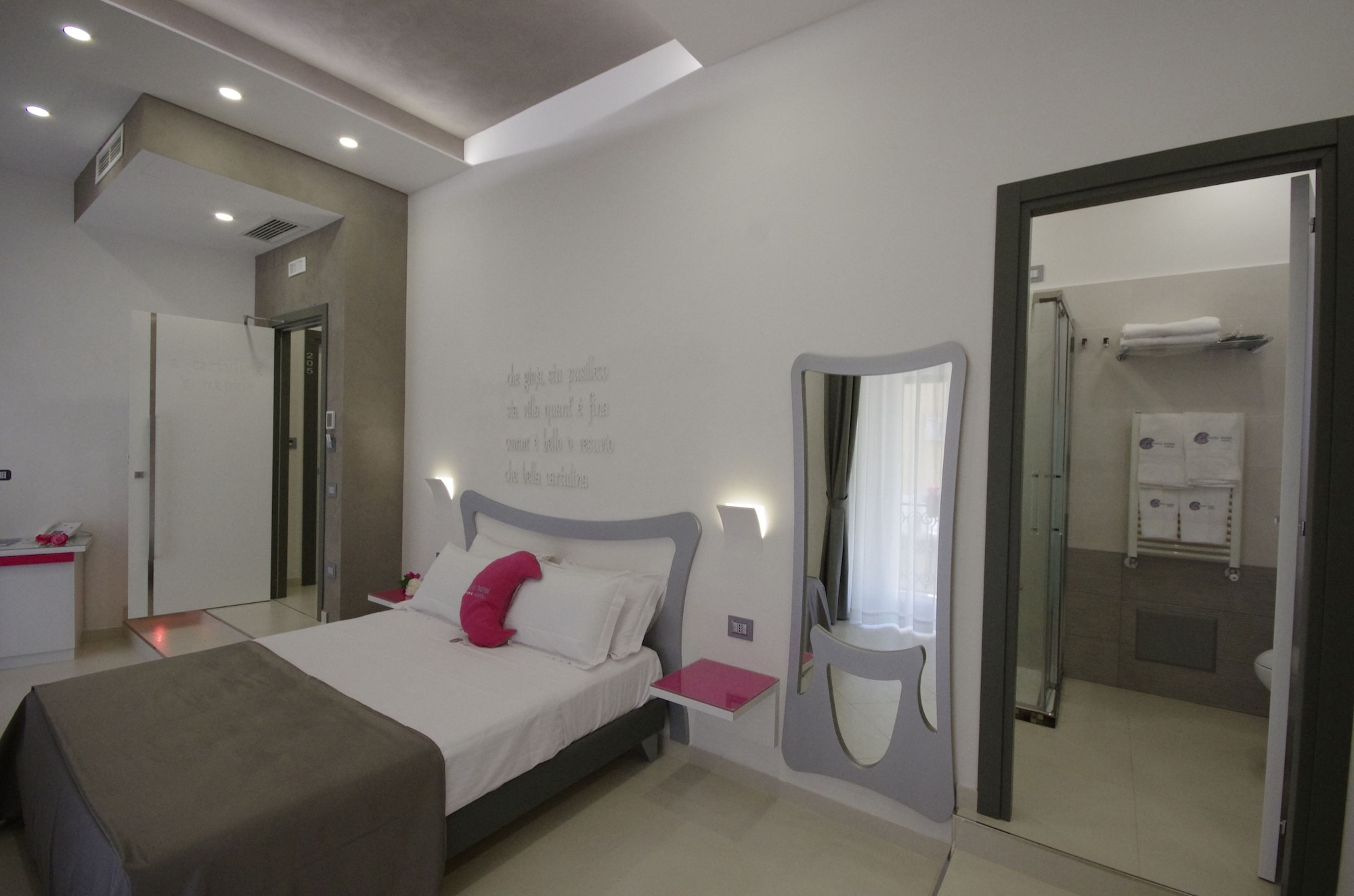 SUPERIOR, DOUBLE BED