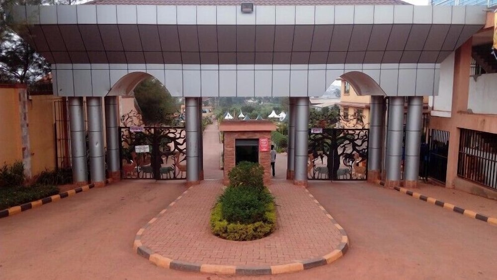 Nican Resort Hotel 10/50