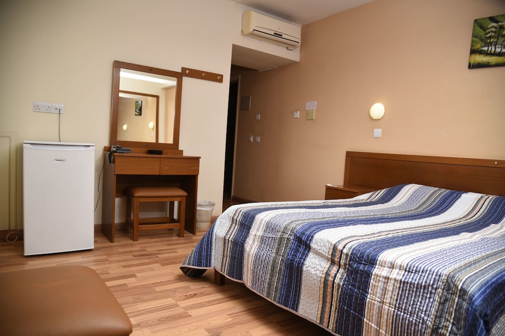 Elysso Hotel 17/60