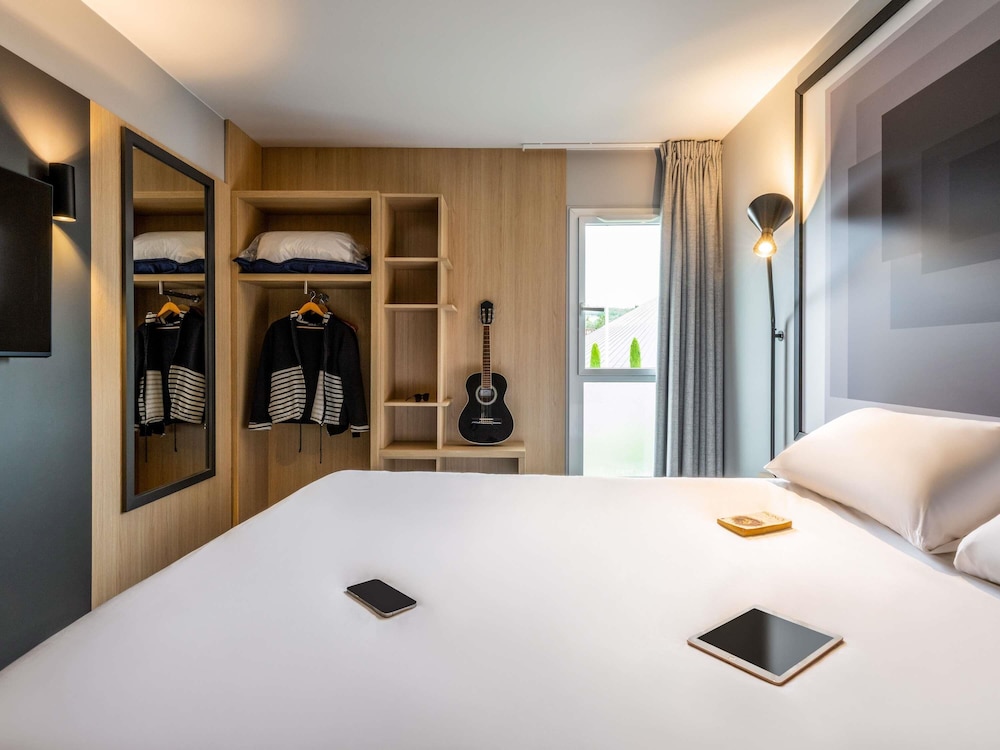 Ibis Issoire 25/57
