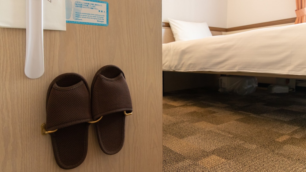 Toyoko Inn Sapporo Eki Nishi Guchi Hokudai Mae 30/63