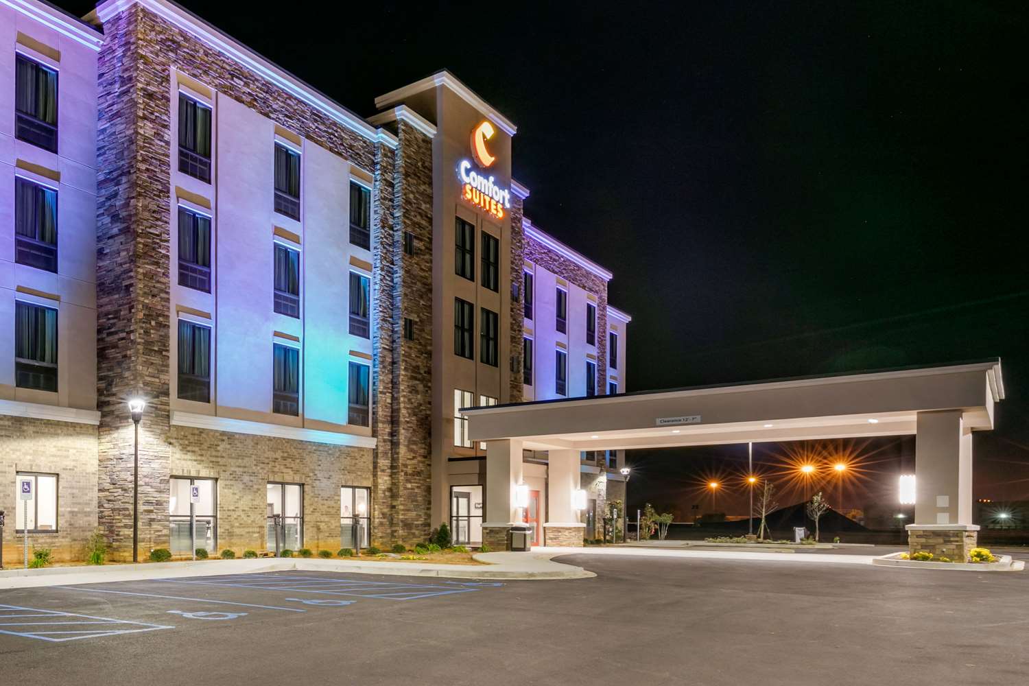 Comfort Suites North Tupelo, MS 35/36