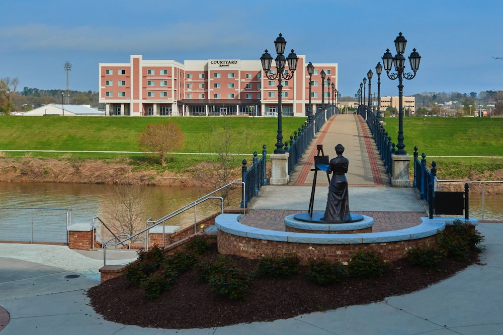 Courtyard by Marriott Rome Riverwalk in ROME - GA