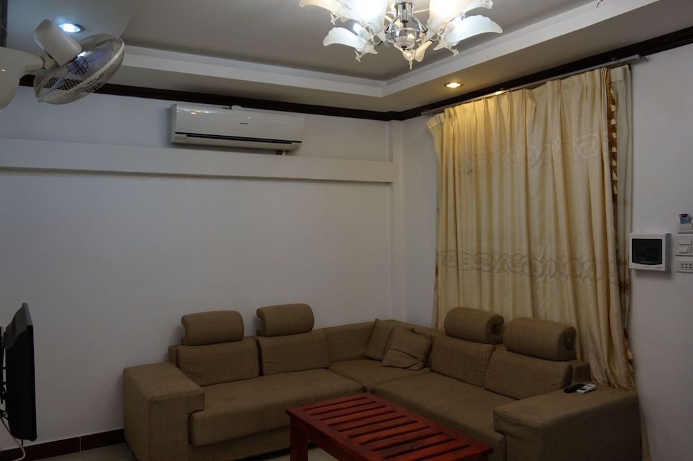 Khamsaner Hotel 20/30