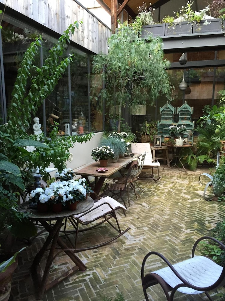 La Maison Rousseau 25/28