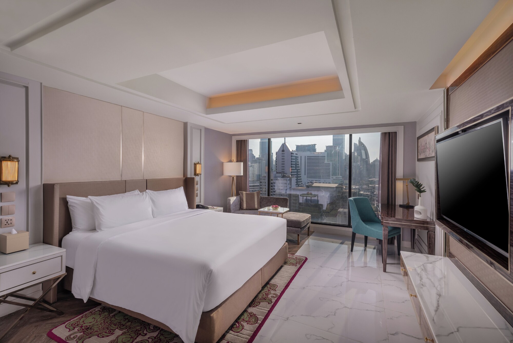 Premier King Room with City View