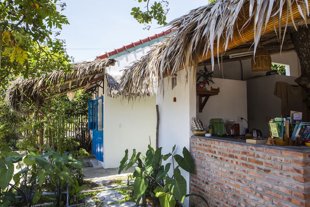 Cashew Tree Bungalow photo4
