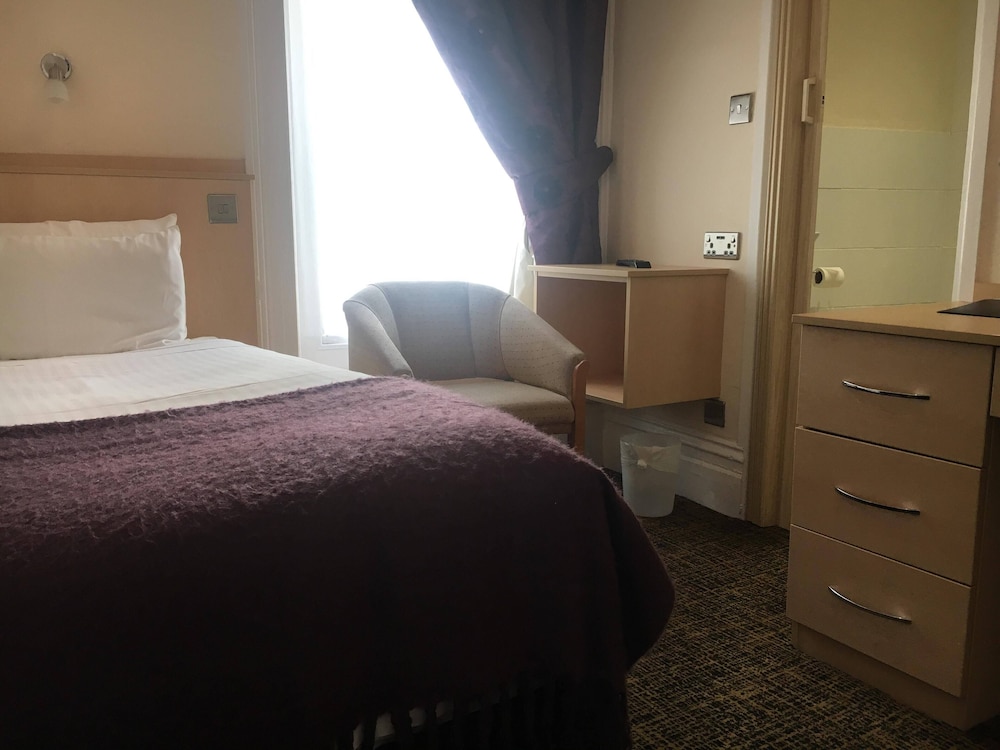 ROOM 2, SINGLE