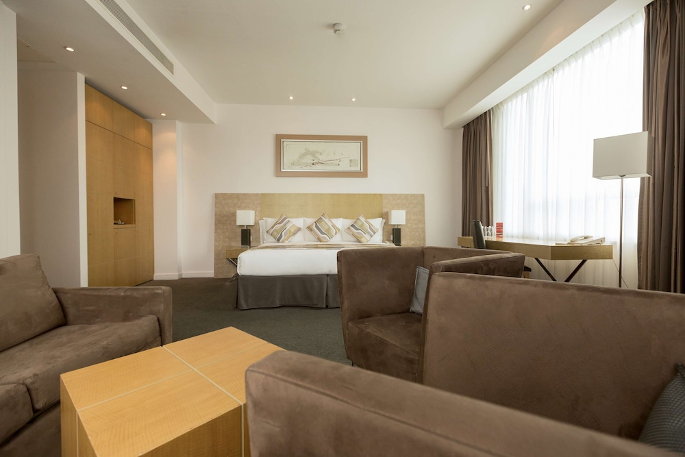 PARK PLAZA CARDIFF 43/60