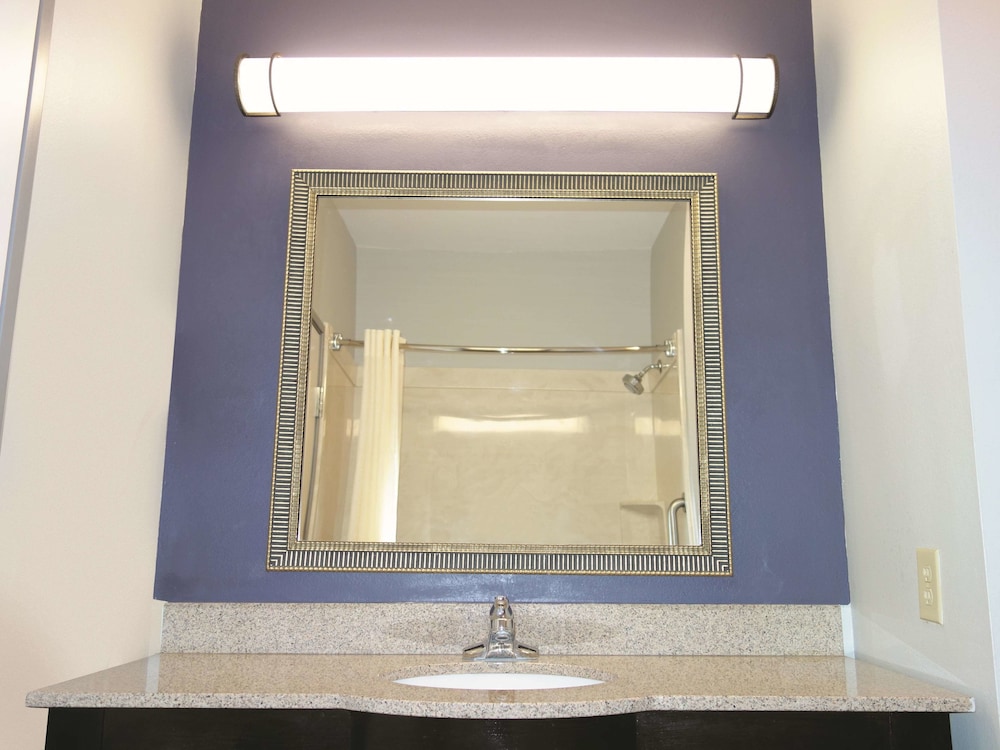 La Quinta Inn & Suites by Wyndham Dumas 13/24