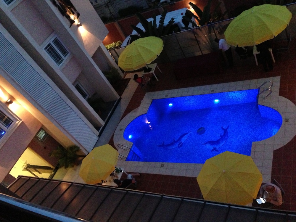 GrandBee Suites 18/39