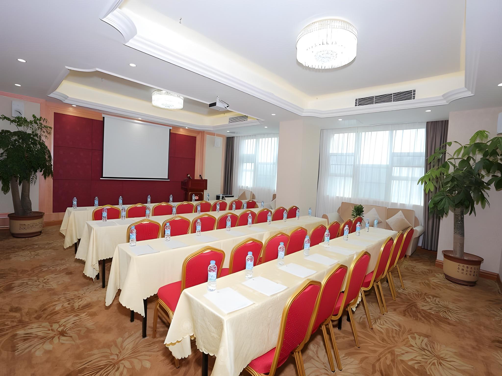 Vienna Hotel (Dongguan Tangxia Lincun Square) 37/39