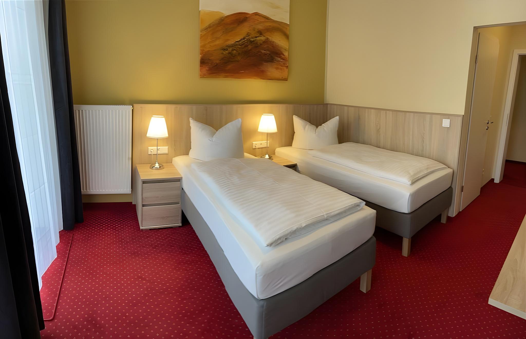Room, Twin Beds, Balcony