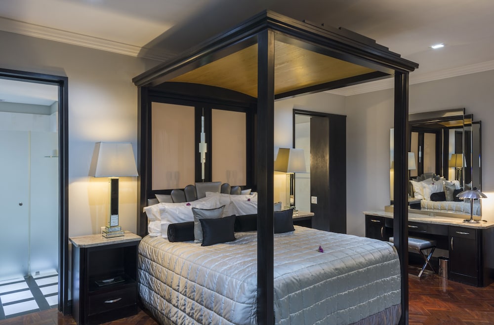 No. 5 Boutique Art Hotel 16/48