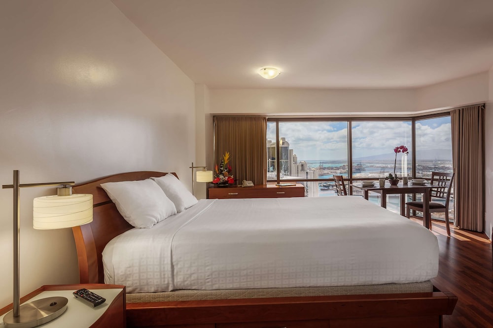 1 BEDROOM, EXECUTIVE, SUITE, HARBOUR VIEW