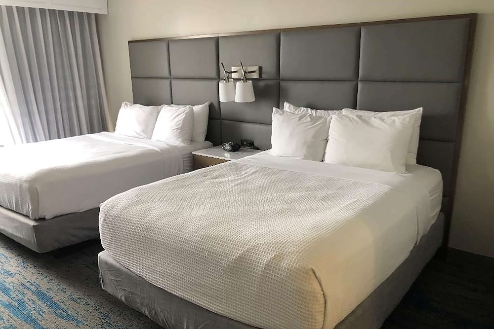 Ramada by Wyndham Cleveland Independence 14/56