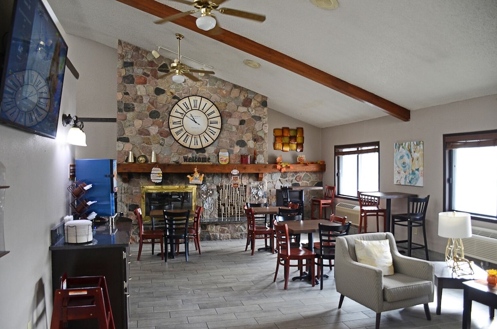 Baymont by Wyndham Waupun 20/31