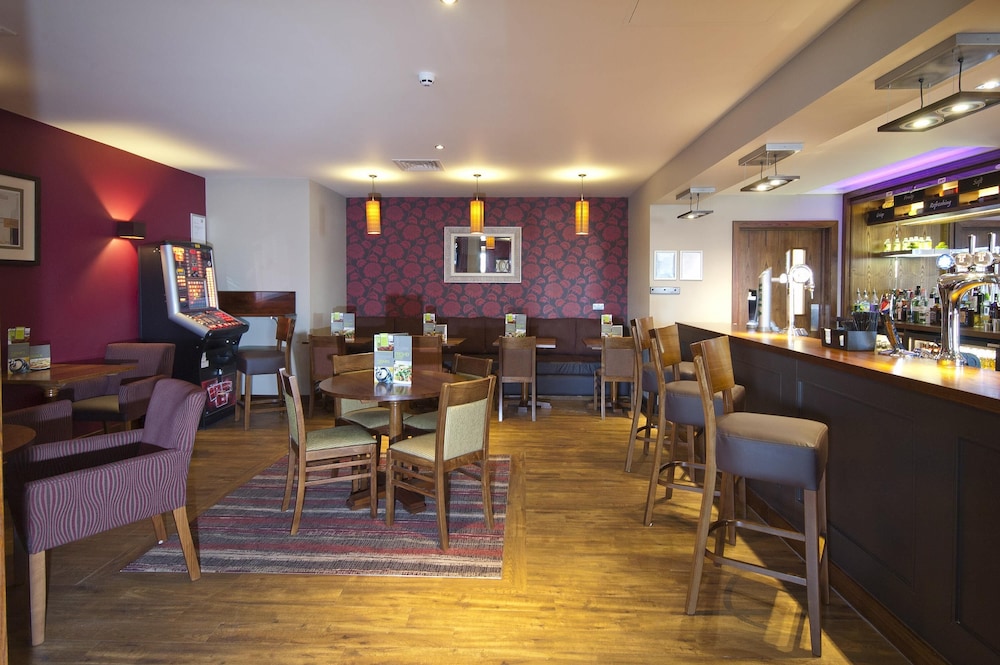 Premier Inn Edinburgh Park (The Gyle) 38/54