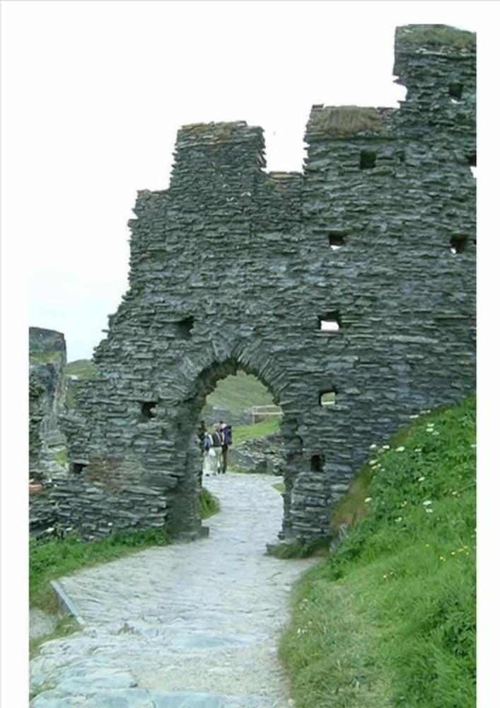 King Arthur's Arms Inn 37/50