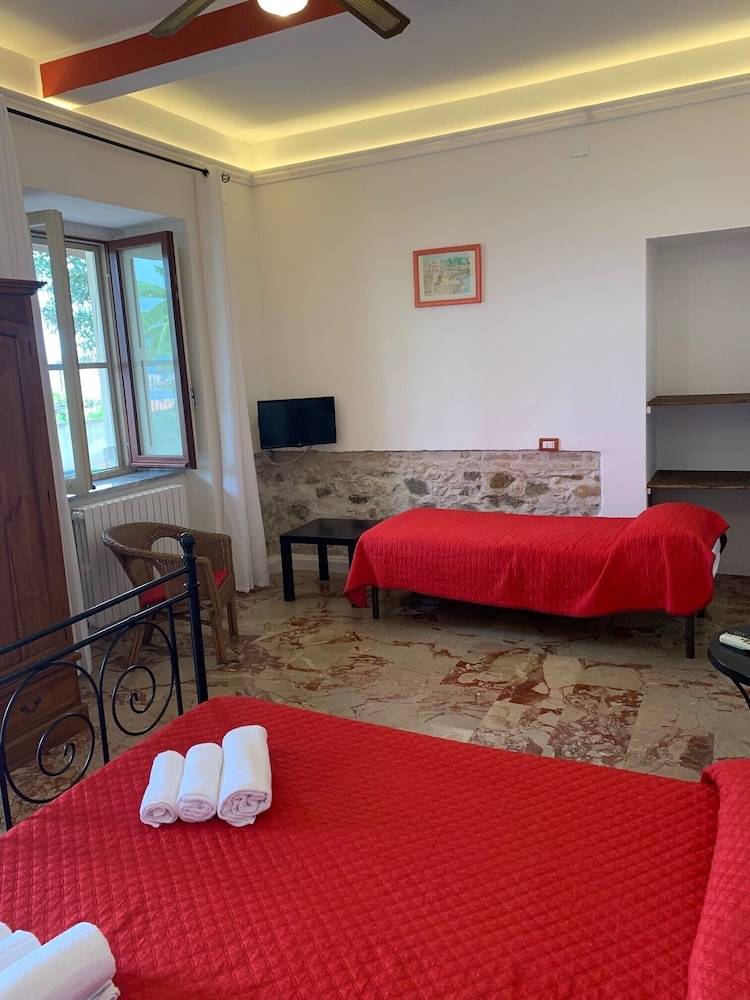 Villa Delle Rondini 19/50