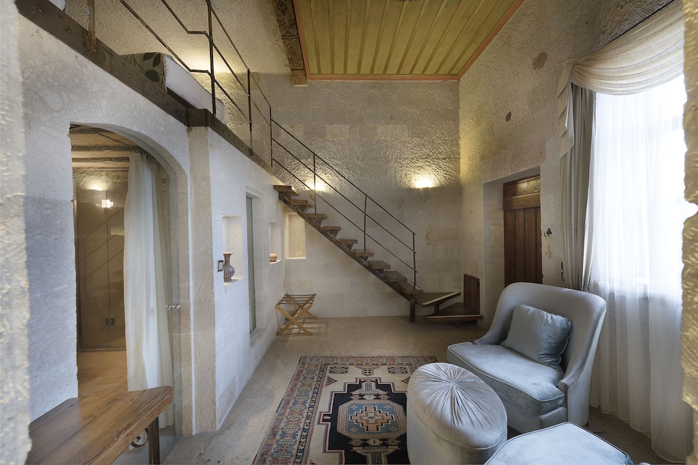 Anatolian Houses 18/73