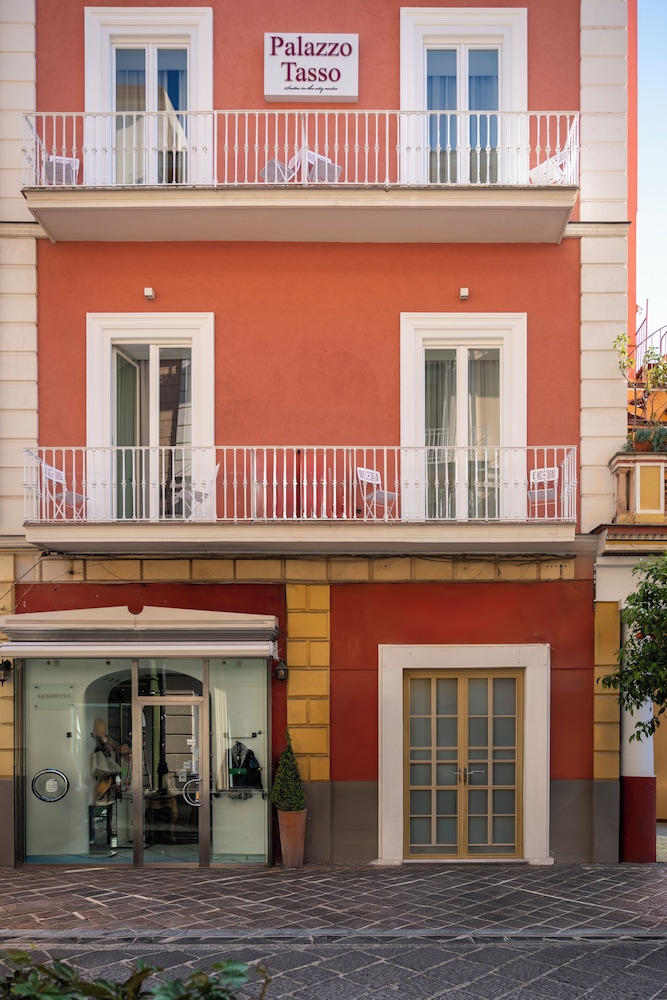 Palazzo Tasso 6/71