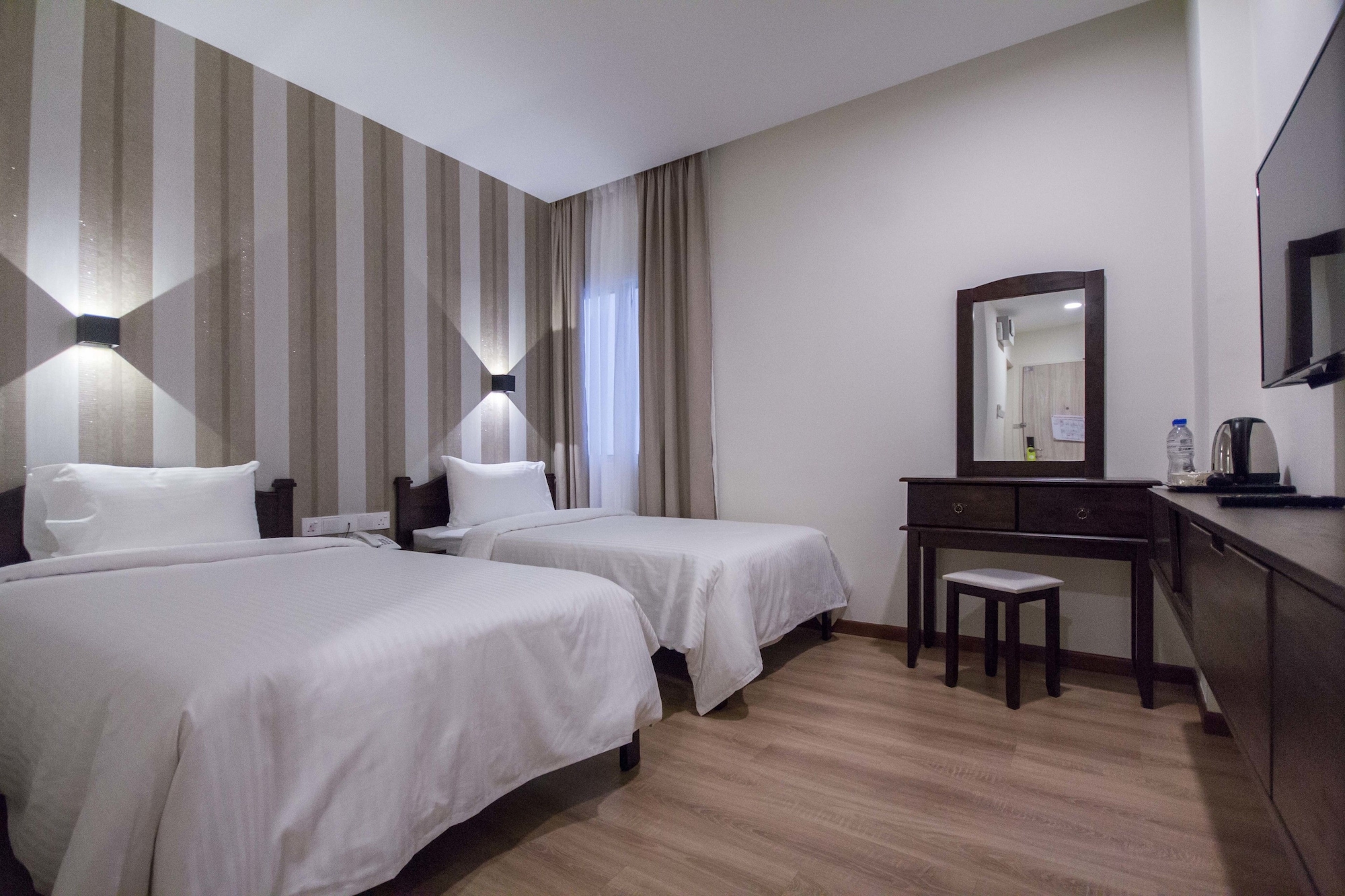 STANDARD, TWIN BEDS