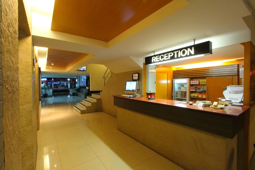 Hi Season Hotel 8/22