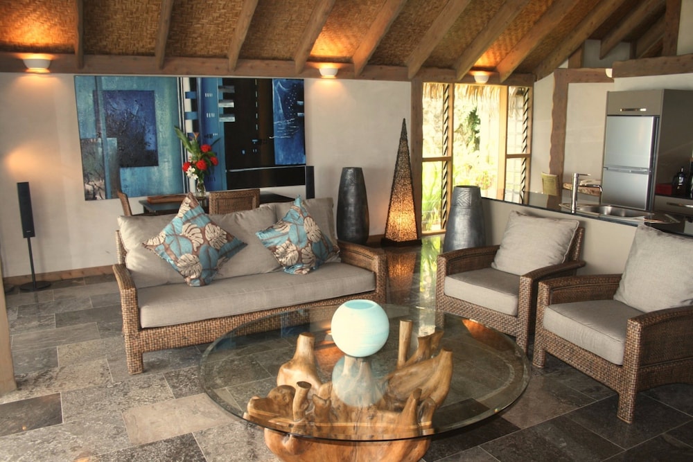AITUTAKI ESCAPE 30/44