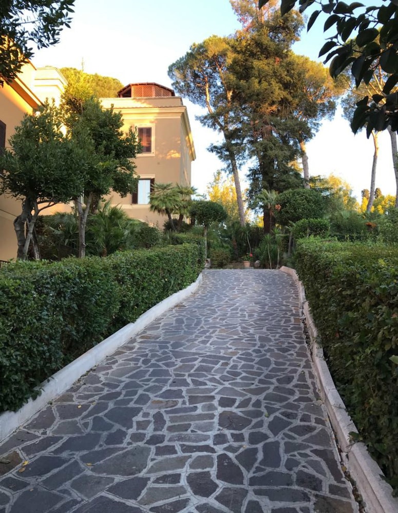 CHECKIN VILLA ANGELINA 32/34