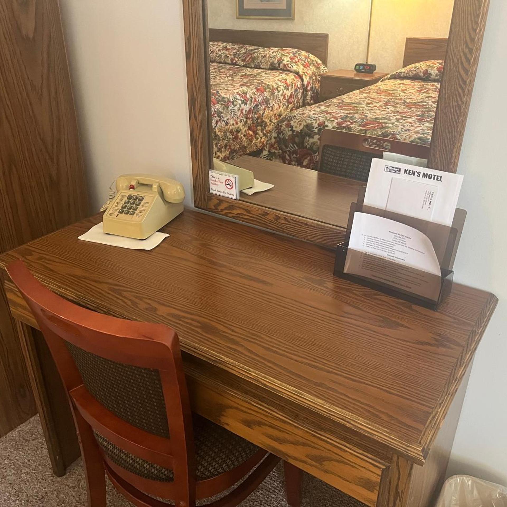 Aurora Inn 5/8