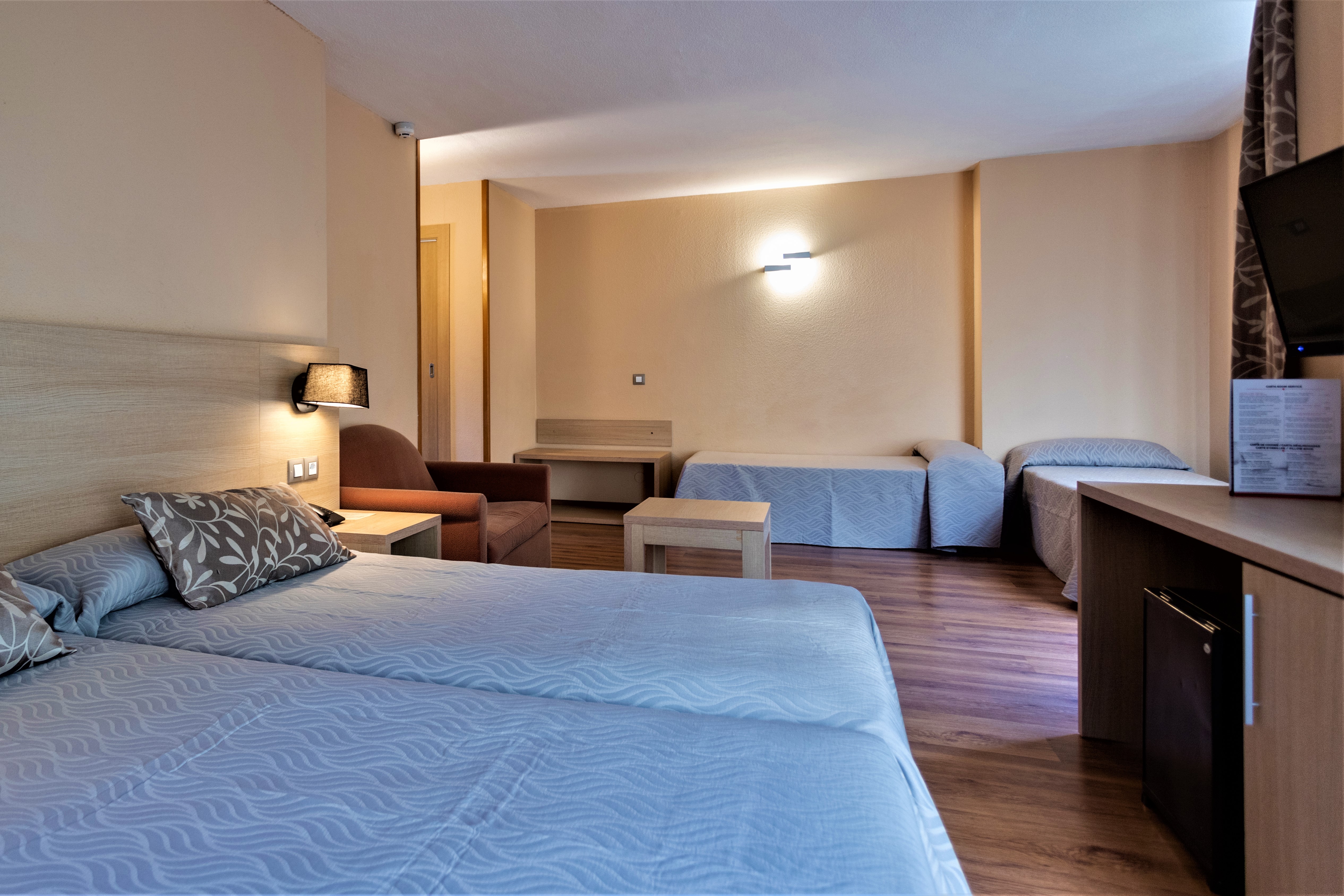 Standard Quadruple 3+1، Panorama Hotel 2/5
