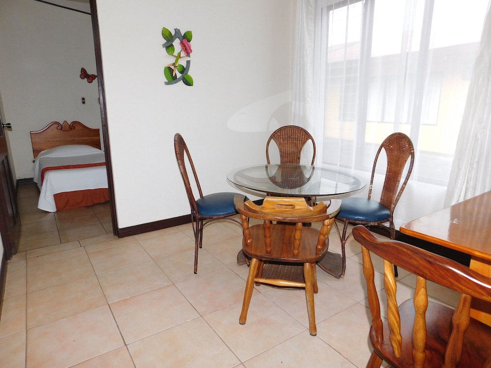 Arenal Lodge 58/73
