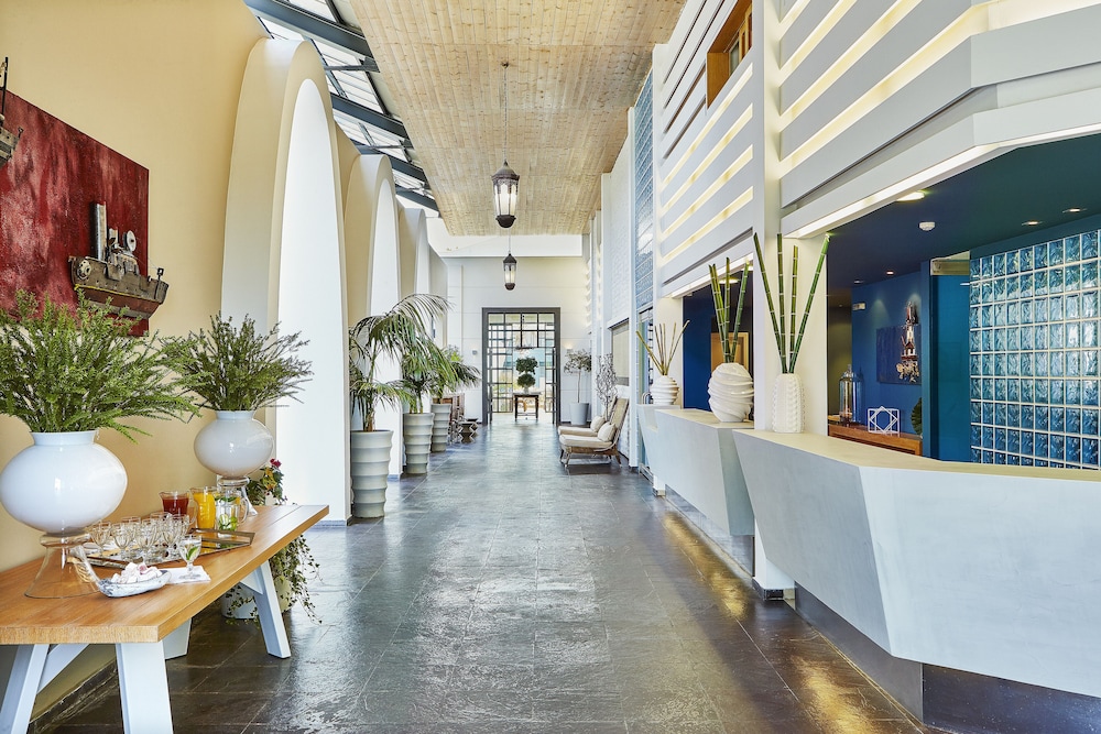 Ilio Mare Beach Hotel by GHH 6/75